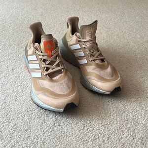 Adidas ultra boost Cold.rdy size 10.5. Worn some but in great condition